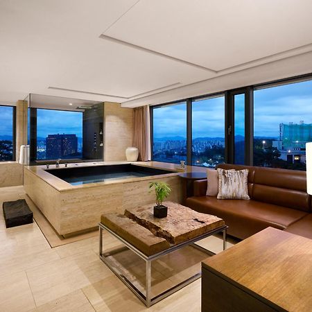Banyan Tree Club & Spa Seoul Exterior photo