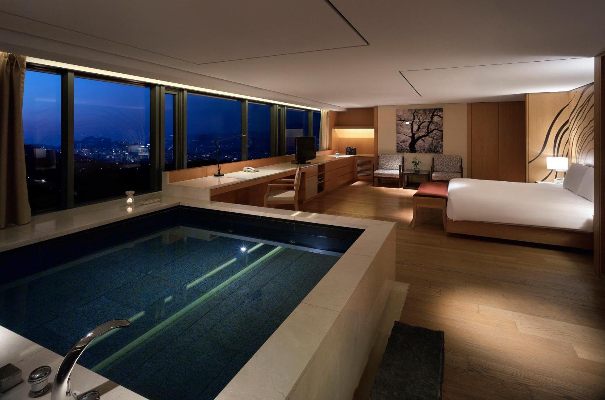 Banyan Tree Club & Spa Seoul Exterior photo