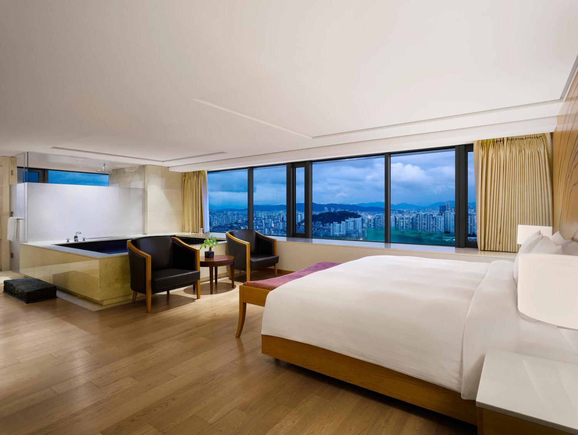 Banyan Tree Club & Spa Seoul Exterior photo